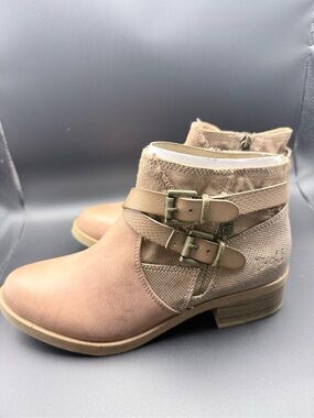 Blowfish - Women's Tan Ankle Booties with Buckle Straps NWOT